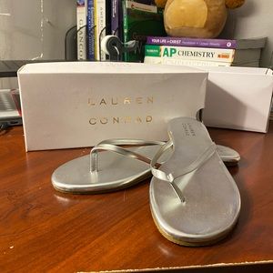 Lauren Conrad! Silver Flip Flops